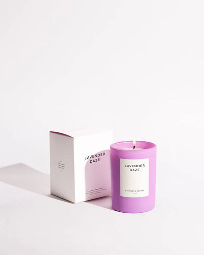 Nến thơm Lemona – Hương oải hương dịu nhẹ.